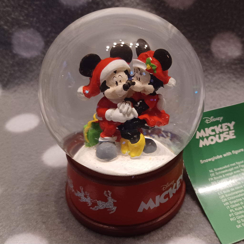 Disney - Minnie & Mickey Schneekugel: Schütteln, Schneefall und Weihnachtszauber