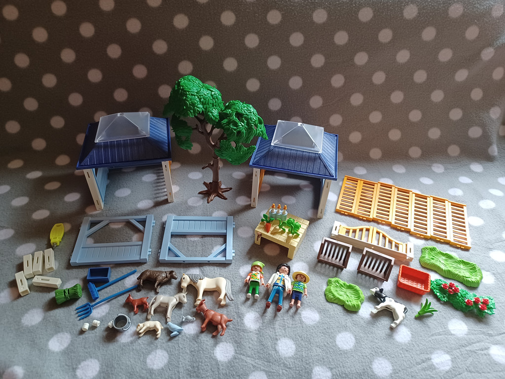 Playmobil 4344 - Tierpflegestation mit Freigehege Playmobil 4344 - Tierpflegestation mit Freigehege