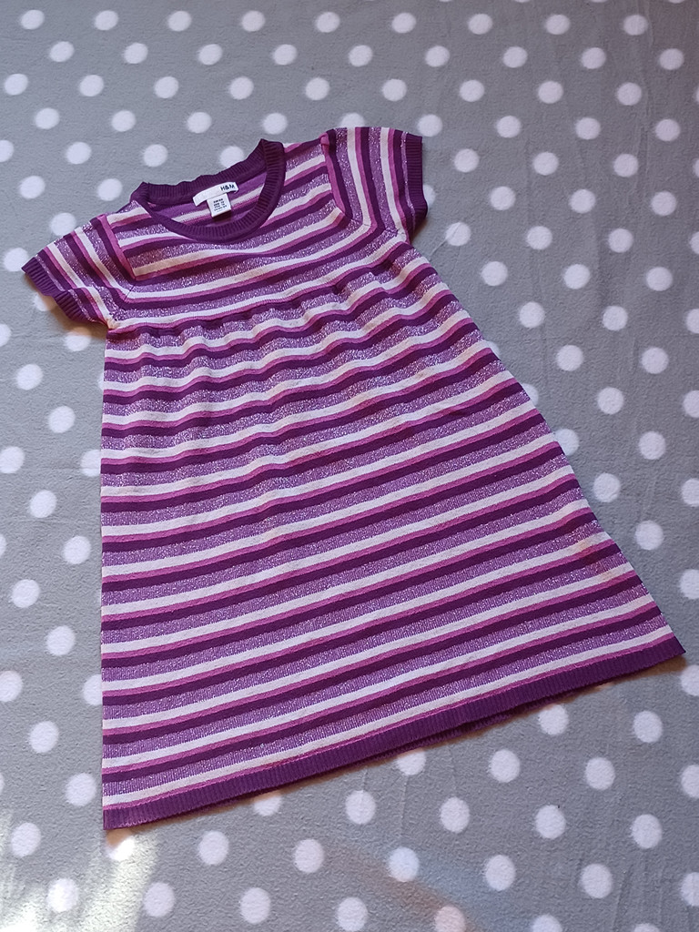 H&M Mädchen Strickkleid in Lila Rosa Weiß Gr. 122