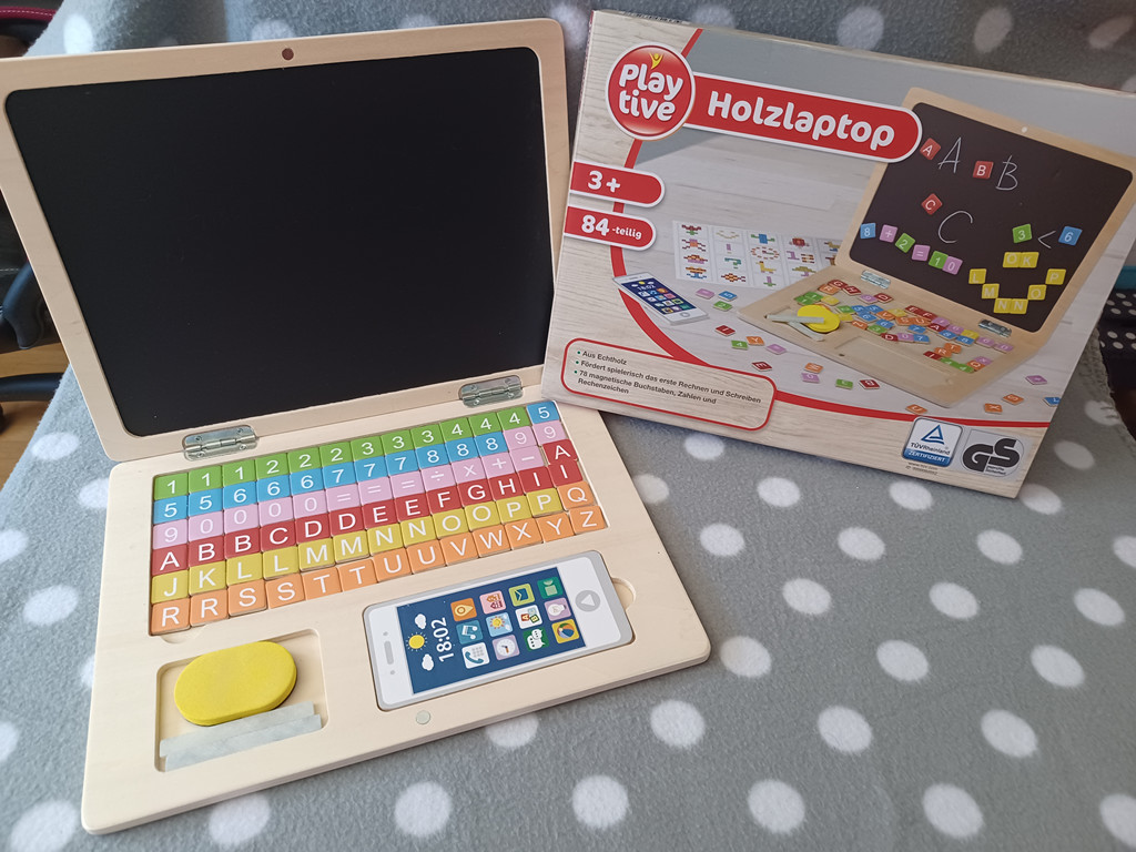 Holzlaptop 84-teilig mit Tafel – Spielerisch Lernen für Kinder Holzlaptop 84-teilig mit Tafel – Spielerisch Lernen für Kinder
