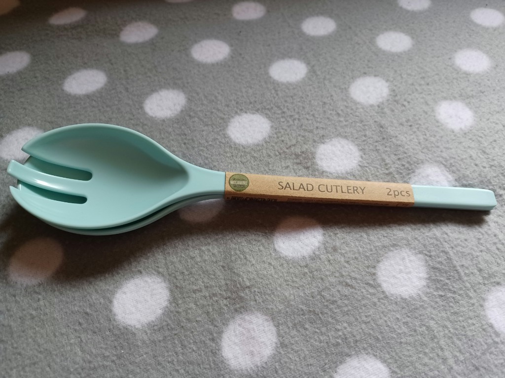 Mintfarbenes Salatbesteck aus Melamin Mintfarbenes Salatbesteck aus Melamin