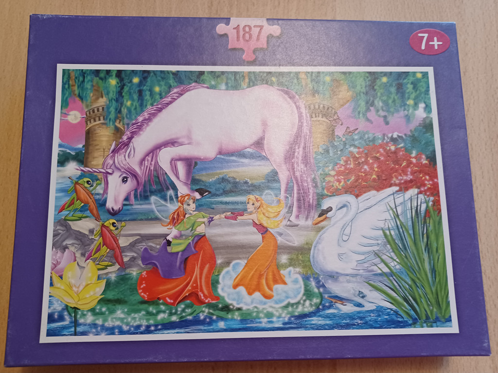 Puzzle mit 187 Teilen - Märchenlandschaft mit Einhorn und Elfen - ab 7 Jahre Puzzle mit 187 Teilen - Märchenlandschaft mit Einhorn und Elfen - ab 7 Jahre
