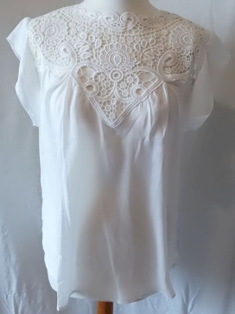 Wibra Shirt in Weiß mit Spitzenausschnitt Größe L Wibra Shirt in Weiß mit Spitzenausschnitt Größe L