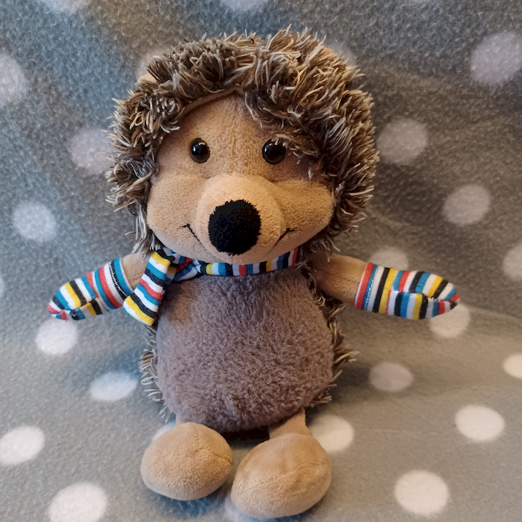 Kinder Plüsch Igel Stofftier Kuscheltier Bunter Schal 20cm Ferrero Sammelfigur