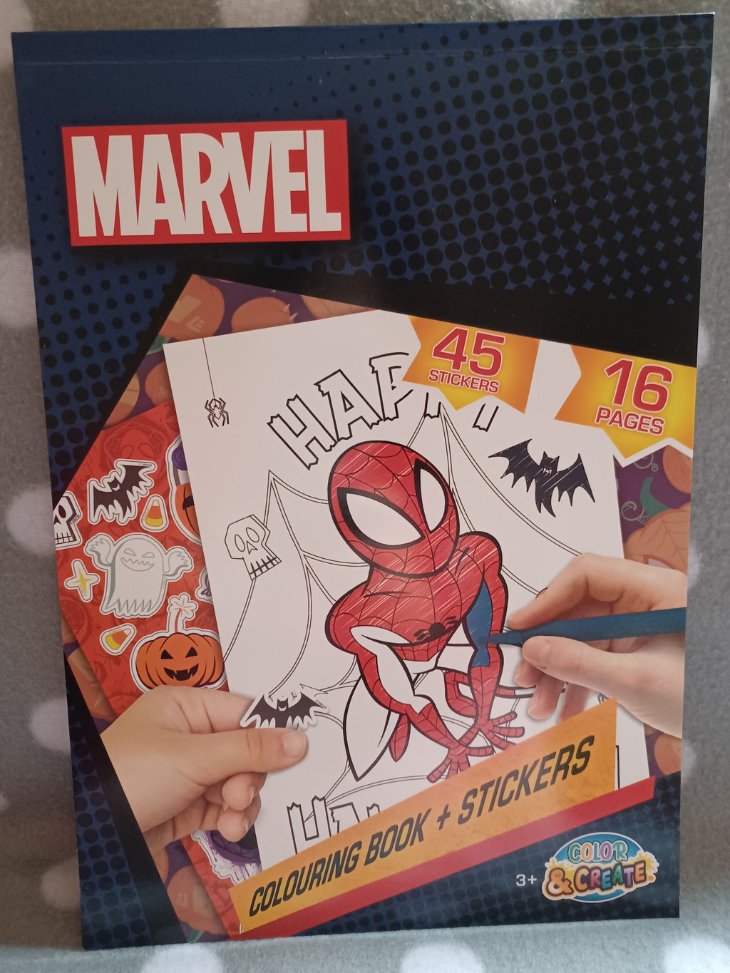 Malbuch Ausmalbuch Malheft mit Stickerbogen Weihnachten Marvel  Malbuch Ausmalbuch Malheft mit Stickerbogen Weihnachten Marvel