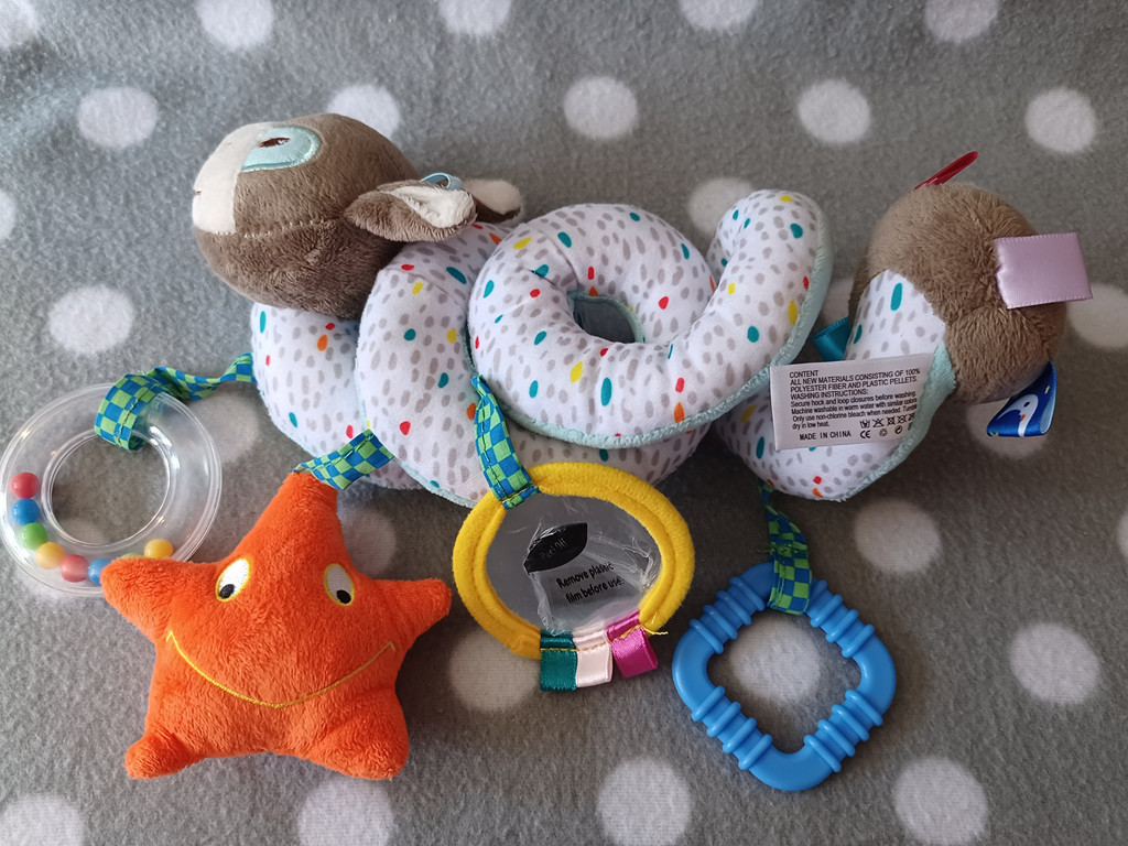 Sensorik-Spiraltier mit Beißring, Spiegel & Rassel – Babyspielzeug ab 0+