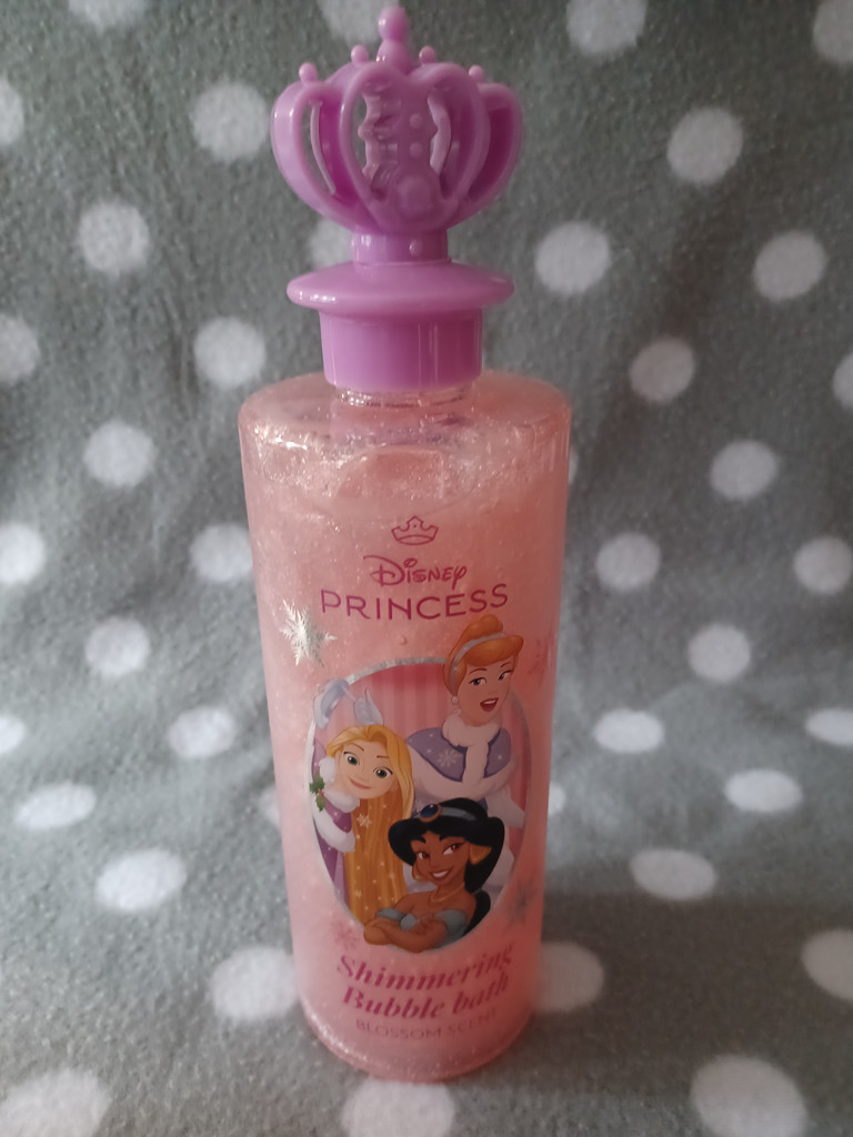 Disney Princess Schimmerndes Rosafarbenes Schaumbad – 500 ml mit Kronen-Deckel Disney Princess Schimmerndes Rosafarbenes Schaumbad – 500 ml mit Kronen-Deckel