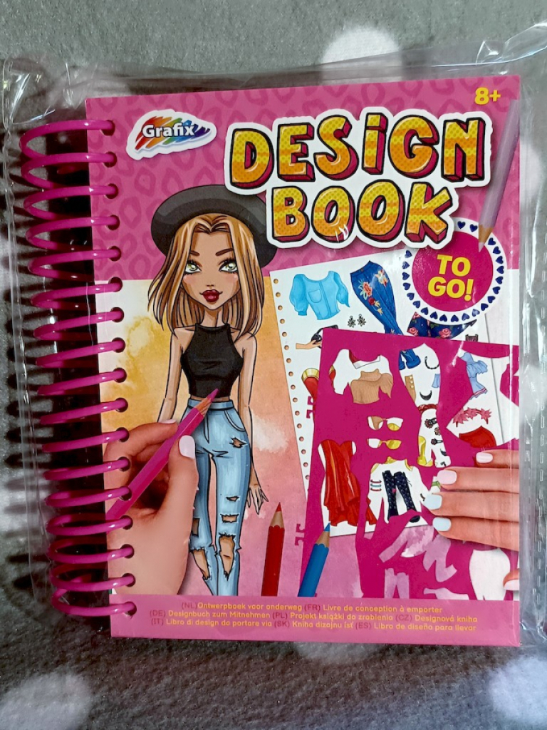 Make It Real Carnet de dessins de stylisme Mode urbaine avec pochoirs Make It Real Carnet de dessins de stylisme Mode urbaine avec pochoirs