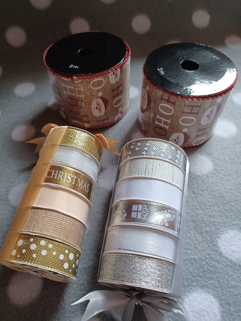 Weihnachtliches Geschenkband-Set 4tlg. mit Glanz- und Jute-Bändern