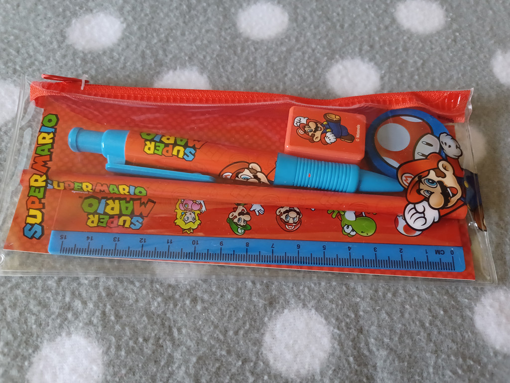 Super Mario Schreibwarenset für Kinder - 5-teiliges Schulset im praktischen Etui