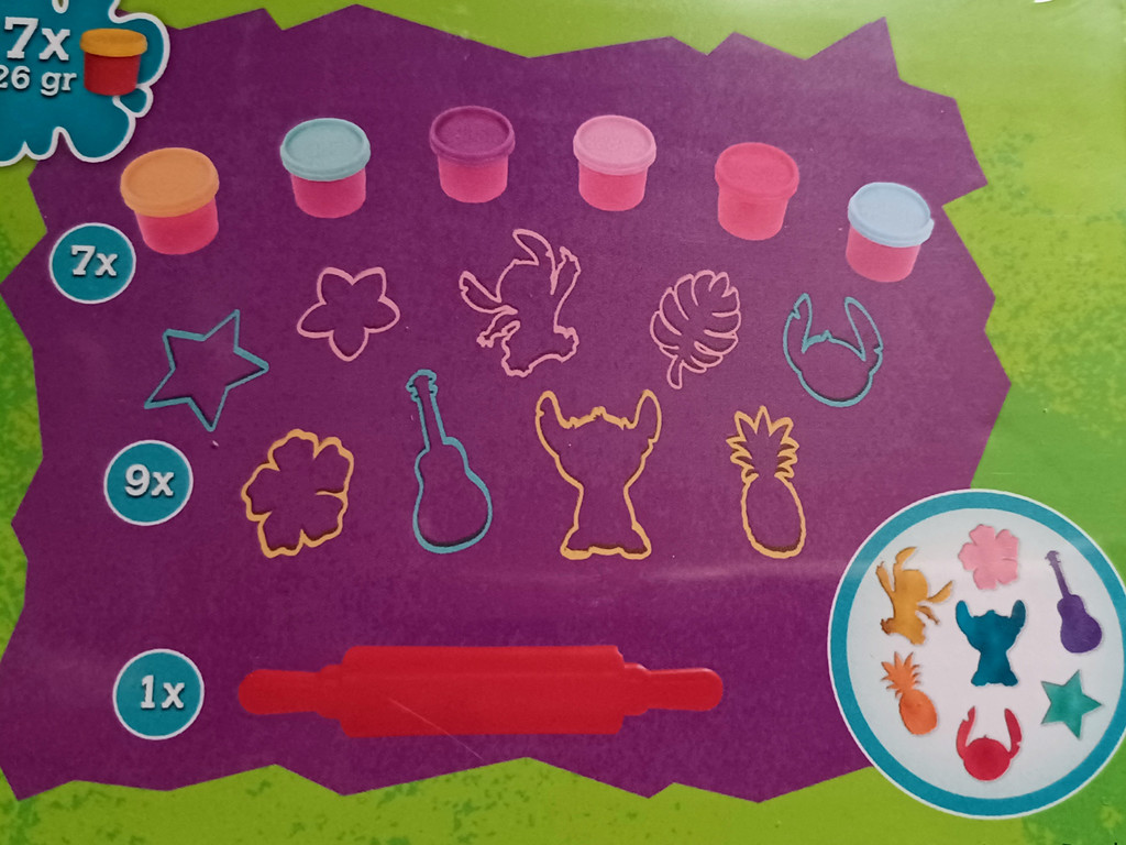 Stitch 17-teiliges Spielknete-Set mit 7 Knetdosen und 9 Förmchen