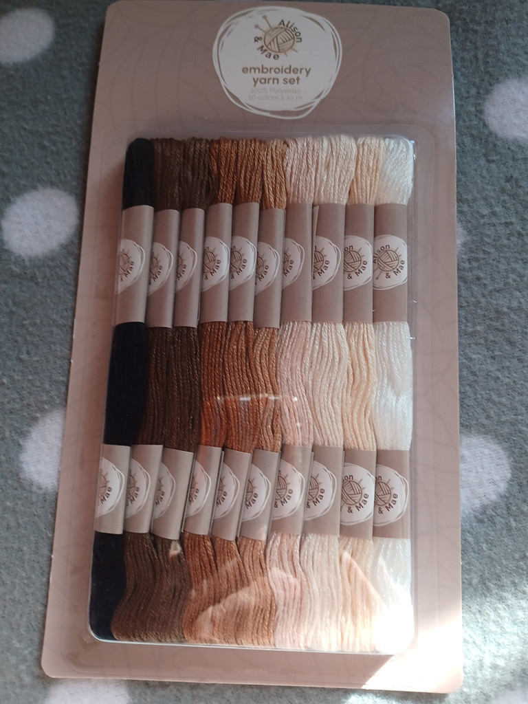 Stickgarn-Set: 10 Stück in Braun- und Beigetönen Stickgarn-Set: 10 Stück in Braun- und Beigetönen