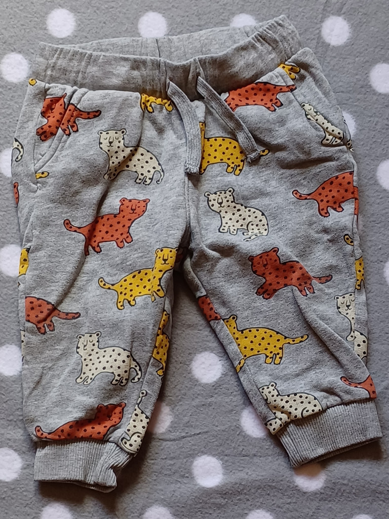 H&M Hose Junge bedruckt Gummibund grau Größe 74 H&M Hose Junge bedruckt Gummibund grau Größe 74