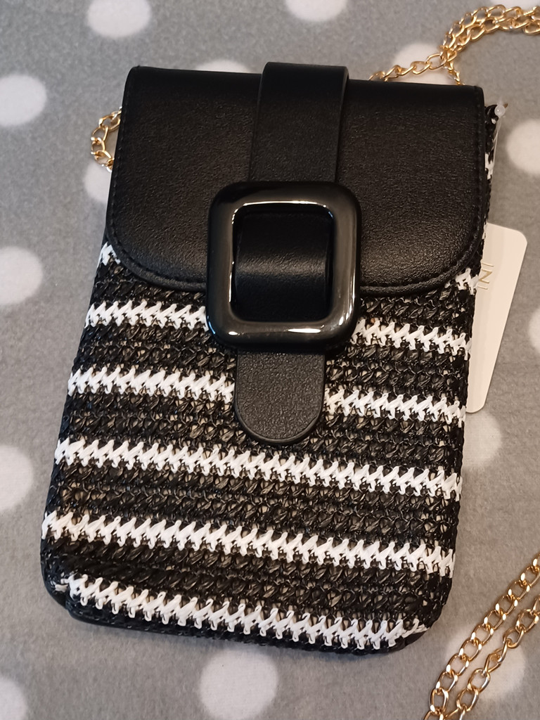 TRENDZ Handtasche Crossbody schwarz weiß Kette Magnetverschluss Damen Tasche