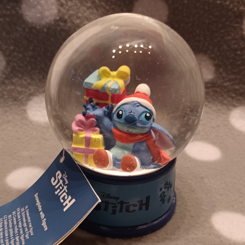 Disney - Stitch Schneekugel: Schütteln, Schneefall und Weihnachtszauber