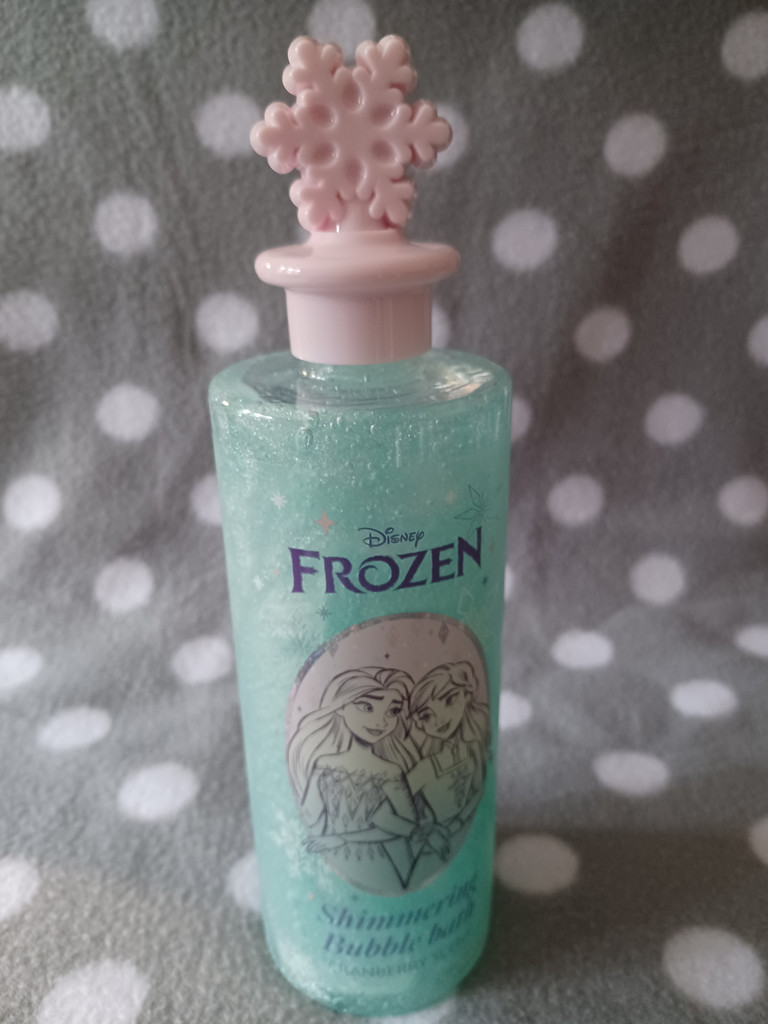 Disney Frozen Schimmerndes Türkisfarbenes Schaumbad – 500 ml mit Schneeflocken-Deckel Disney Frozen Schimmerndes Türkisfarbenes Schaumbad – 500 ml mit Schneeflocken-Deckel
