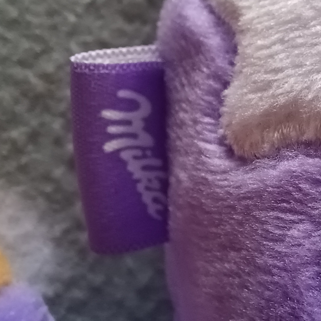 Milka Kuscheltier Kuh 24cm Plüschtier mit rotem Schal