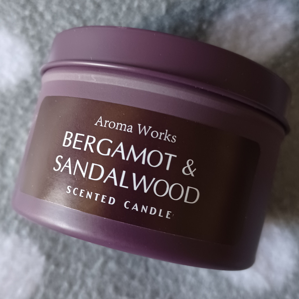 Aroma Works Duftkerze Bergamotte Sandelholz Metalldose mit Deckel 10h Brennzeit